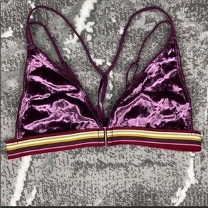 VICTORIA’S SECRET VELVET BRA SIZE M